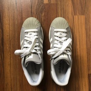 Mens size 9 adidas superstar sneakers